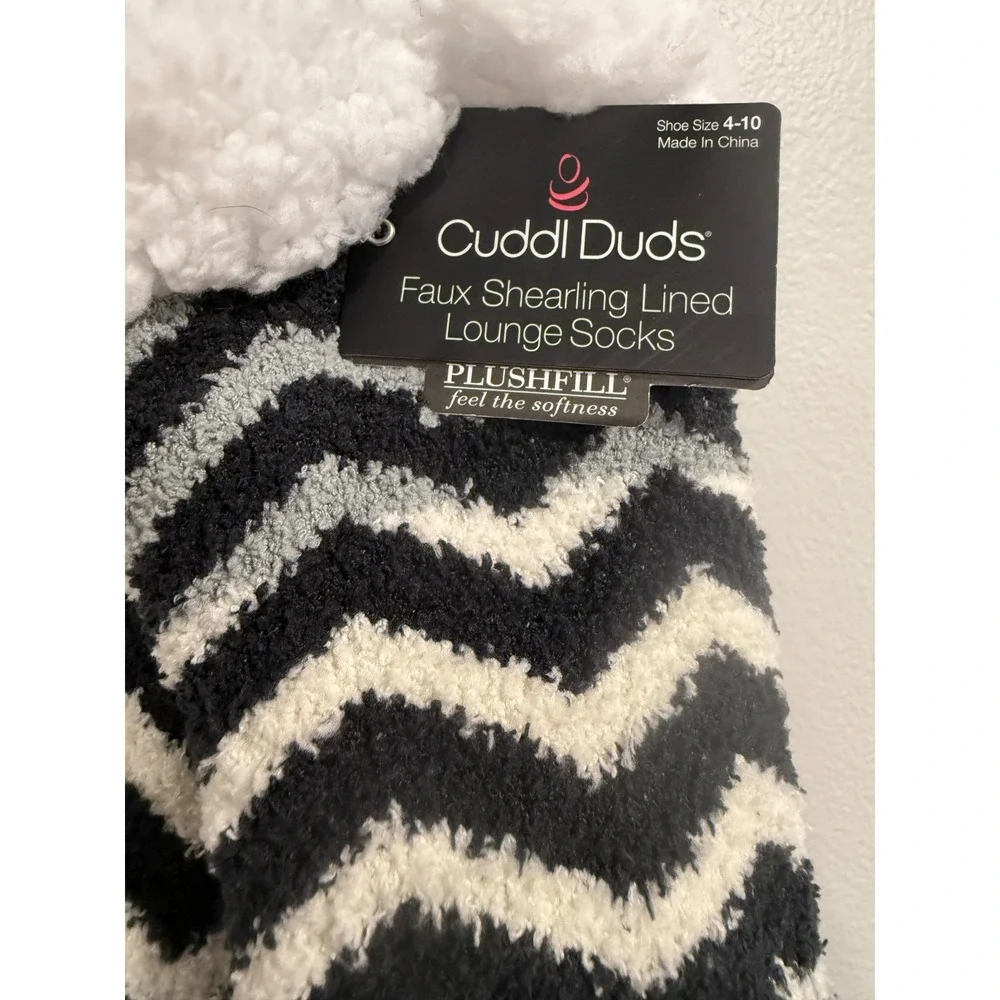 Cuddl Duds Lounge Socks Women's 4-10 Black White Striped‎ Faux Shearling Lined